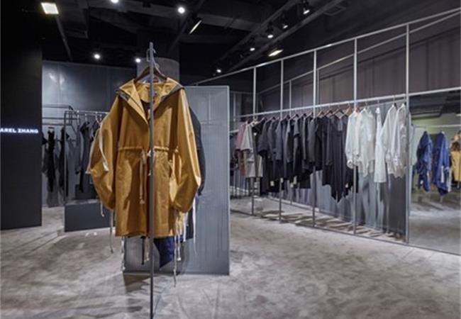 針對(duì)不同受眾群體，合肥服裝店的裝修設(shè)計(jì)亦不同